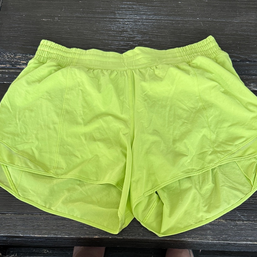 Lululemon size 12 Hotty Hot High-Rise Lined Short 4” Sour Grape